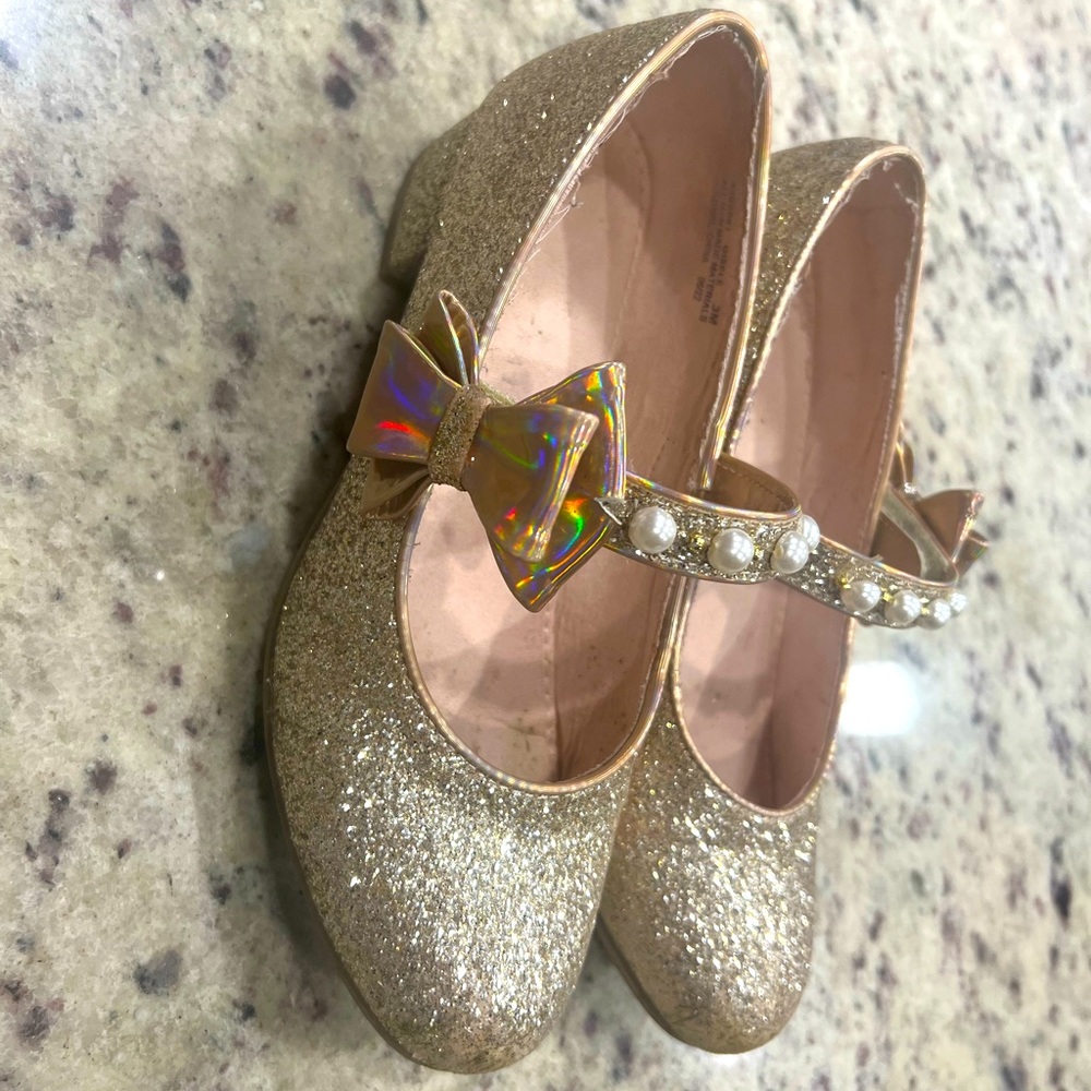 Youth girl gold sparkly dress shoes